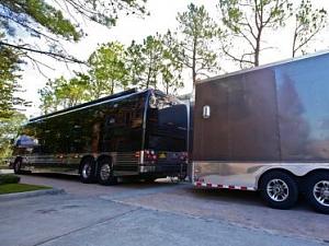 Click image for larger version

Name:	HCELM101_Zac-Brown-motor-home-exterior-4005_s4x3_lg.jpg
Views:	210
Size:	24.8 KB
ID:	3409