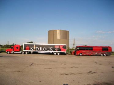 Name:  kidrock tour bus.jpg
Views: 1202
Size:  12.0 KB